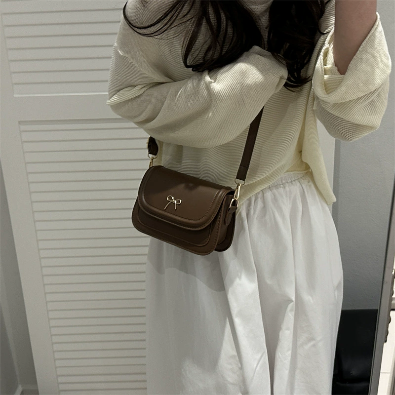 Плечевая сумка (one-shoulder) под мышку, корейский стиль, компактная, 4 цвета