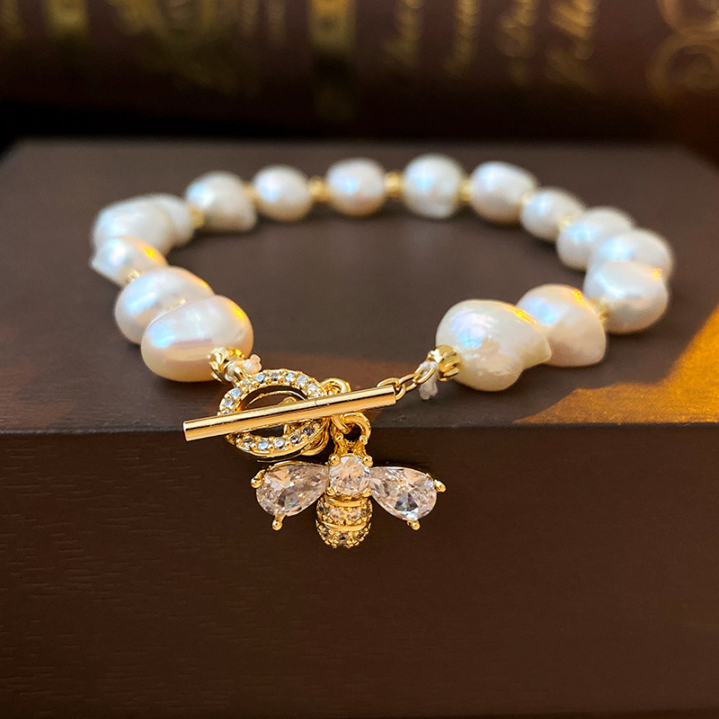 Daily Occasion Freshwater Pearl, Copper Material Wholesale Retro Heart Shape Bee Freshwater Pearl Copper Bracelets