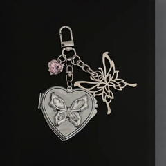 Handmade exquisite metal retro Y2K butterfly teddy bear heart keychain bag decoration Instagram decoration