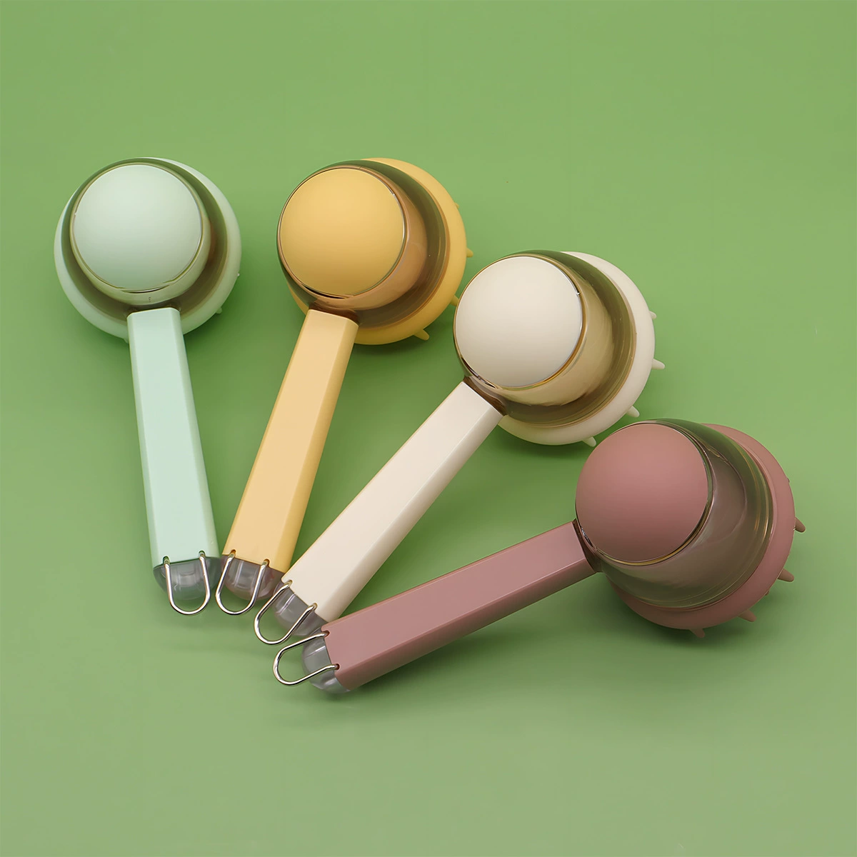 Артефакт для купания домашних животных, массажная и косметическая щетка для купания собак с длинной ручкой, чистящие средства, можно добавить жидкость для ванны, щетку для купания кошек