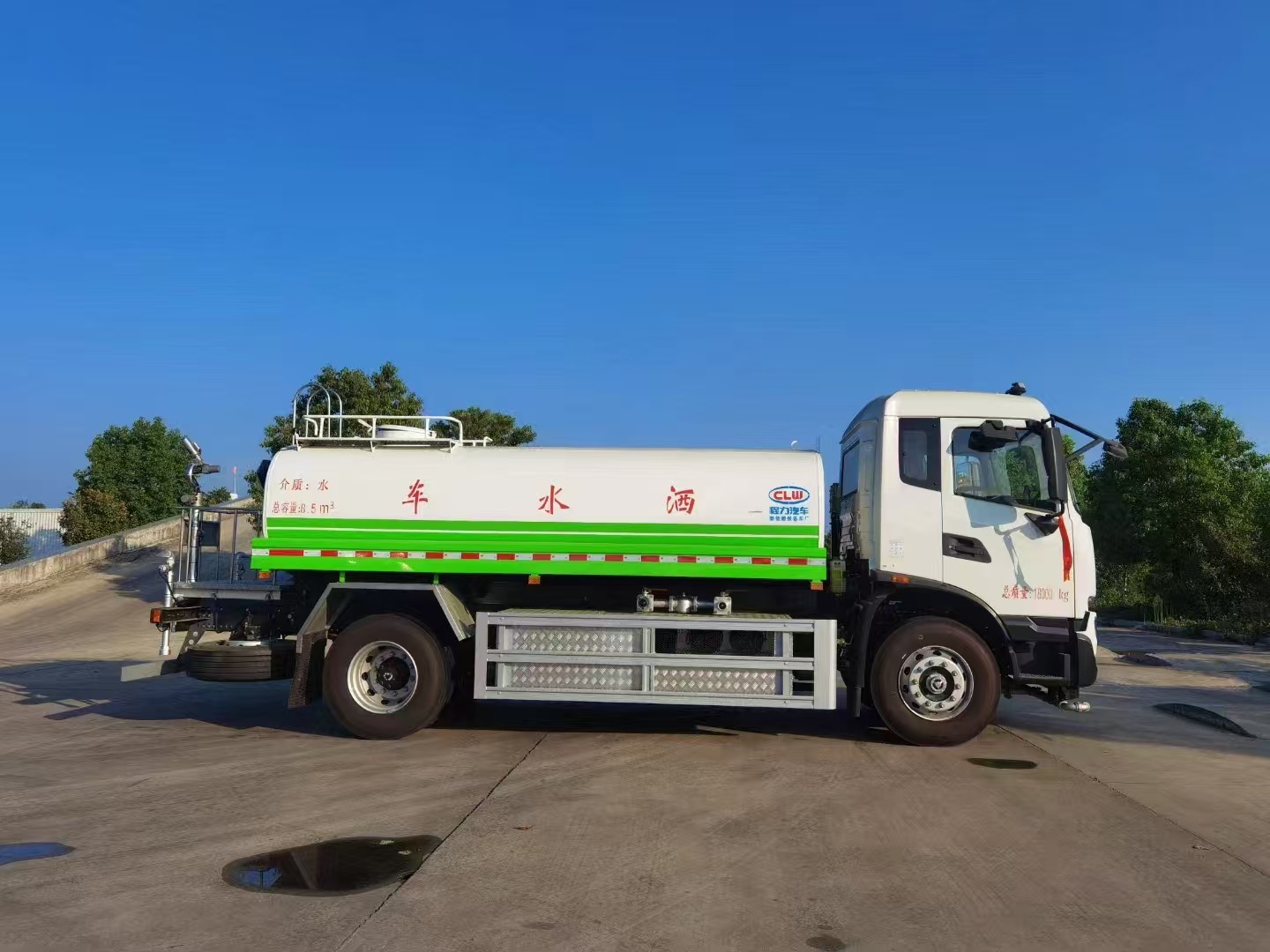 Dongfeng Tianjin Pure Electric 12-Cubic-Meter Sprinkler Truck, Chengli 8-Ton New Energy Spray Truck, Municipal Sanitation Green License Plate Sprayer