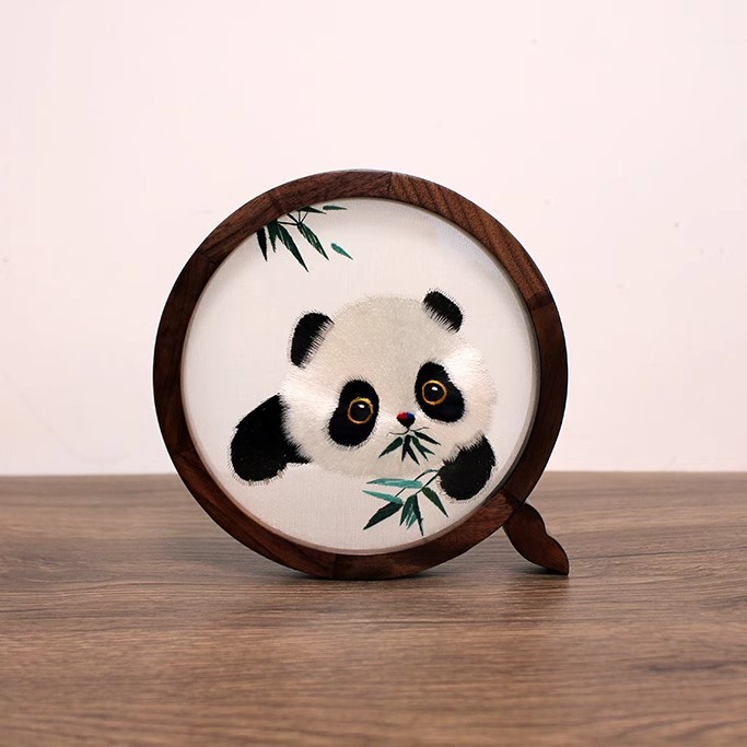 四川成都旅游熊猫纪念品熊猫苏绣摆件手伴中国非遗文创伴手礼物
