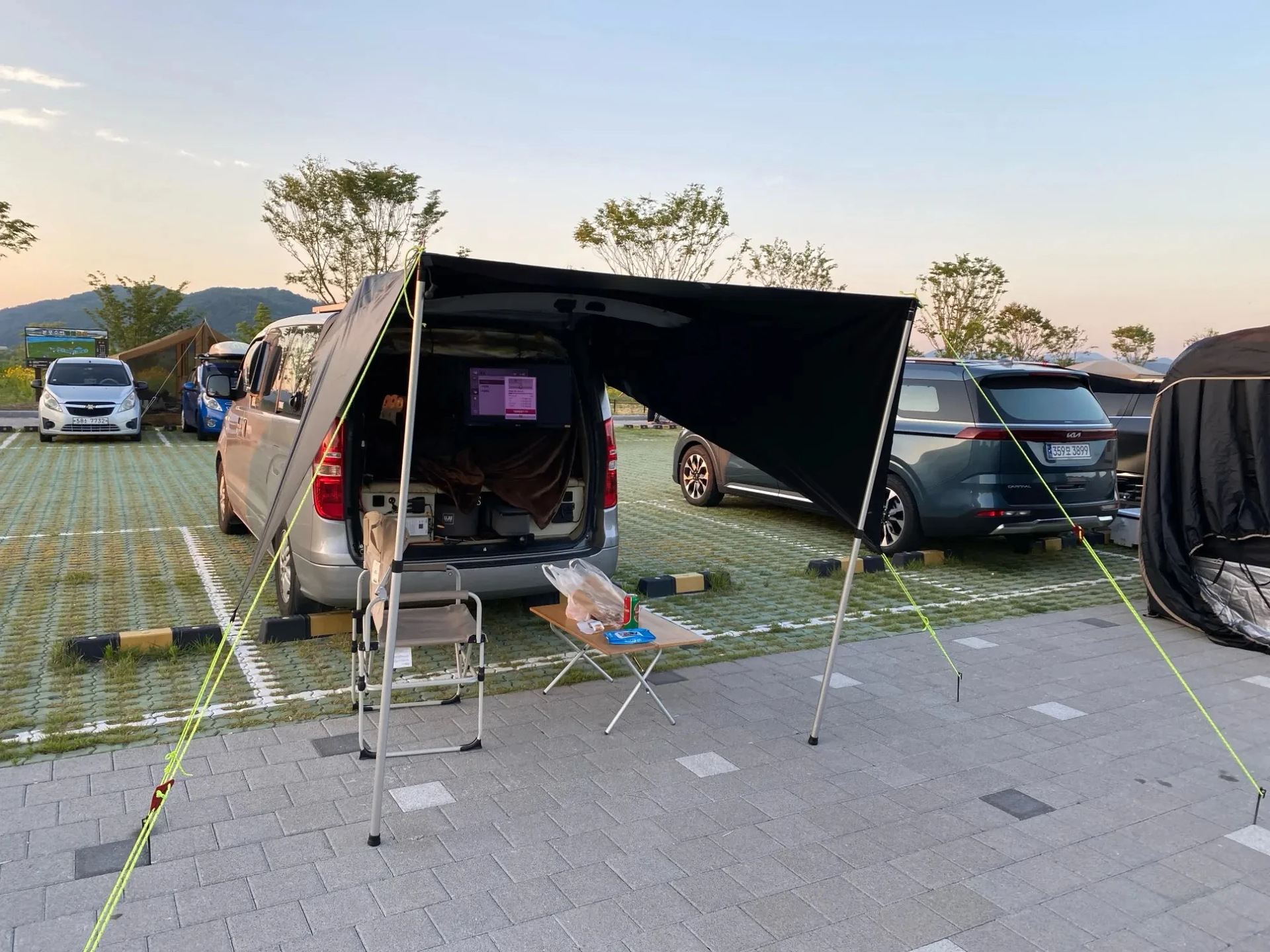 Car Side Canopy Tent Suv Black Glue Sunscreen Sunshade for Road Trips Outdoor Picnic Portable Universal Car Side Tent
