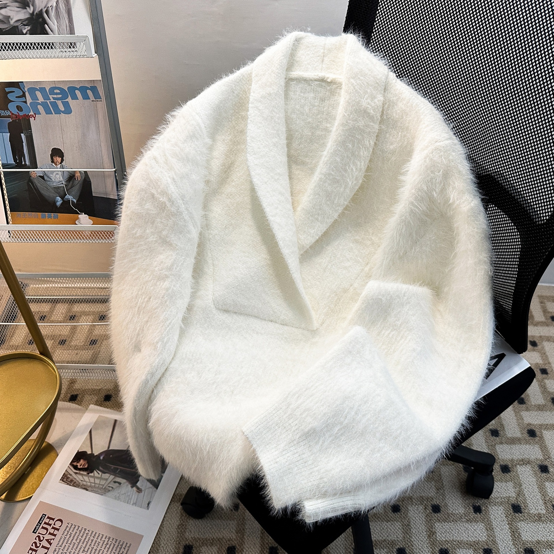 Otoño y invierno de agua suéter de camisa de camisa de punto para hombres con un cuello de diseño de traje de nicho casual estilo de moda