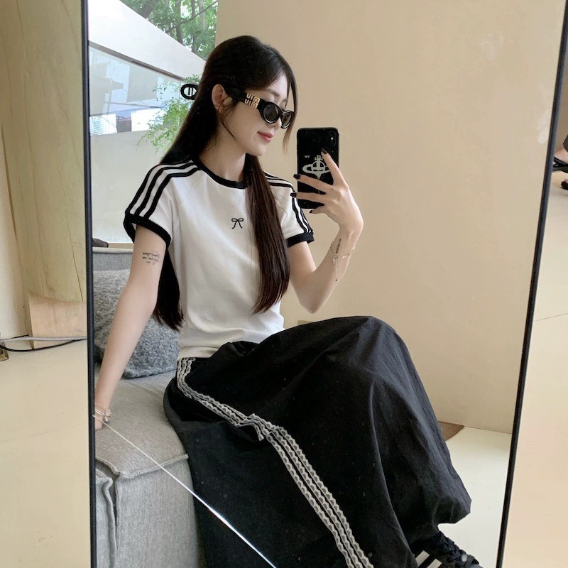 Летние облегающие топы в корейском стиле с короткими рукавами для маленьких людей T + универсальная юбка средней длины, комплект из двух предметов