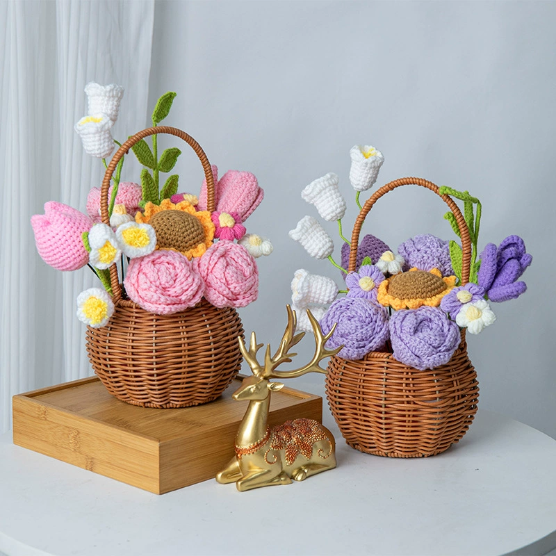 Праздничный букет из тюльпанов и роз вязаный, ручная подача, корзина с цветами, украшение для мамы и свекрови, подарок-украшение, цветы