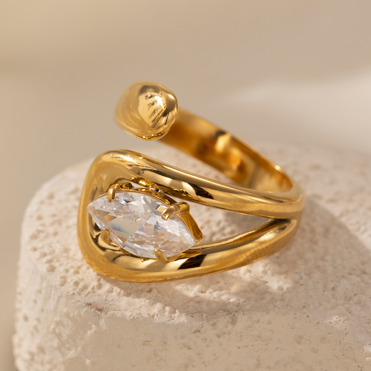 Anillo de acero inoxidable de alta calidad ligero y lujoso, anillo de zircon abierto de titanio no se desvanece, mujer transfronteriza
