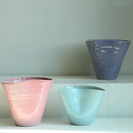 酒壶;装饰花瓶;陶瓷工艺品