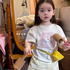 子供の夏服の韓系半袖の上着の女性の赤ちゃんのファッションの百合の通気性の快適な竹節の純綿のかわいいtシャツ