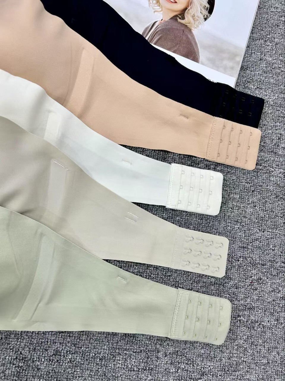 Envuelto en el pecho, doble uso, ropa interior S-XL antideslizante que no deja marcas, top de tubo, sujetador de tres pechos, cola al por mayor