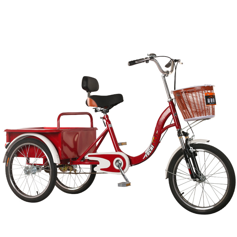 Los puestos de triciclos, los nuevos pedales de mediana edad y ancianos, los ancianos, las pequeñas bicicletas de tres ruedas, los pedales, los rickshaws de carga