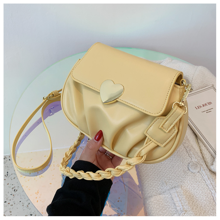 Wholesale Heart Buckle Fold One-shoulder Messenger Small Round Bag Nihaojewelry display picture 67