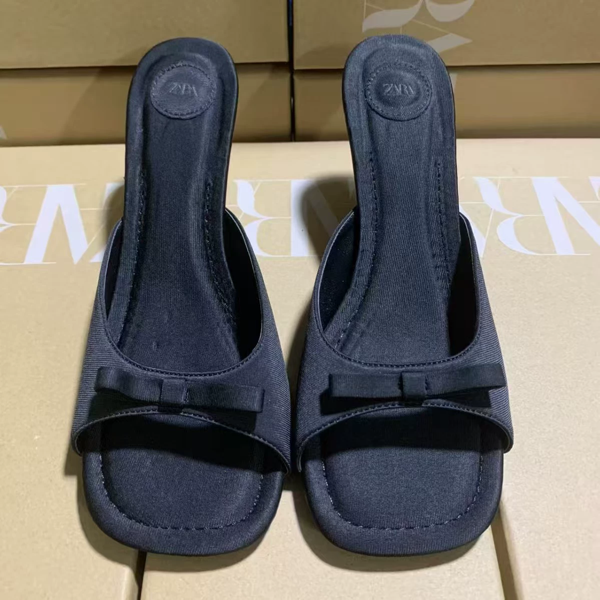 Женские туфли ZA 2025 лето новые европейские и американские супер высокие каблуки квадратный носок однорядный бант декор открытый носок высокие каблуки