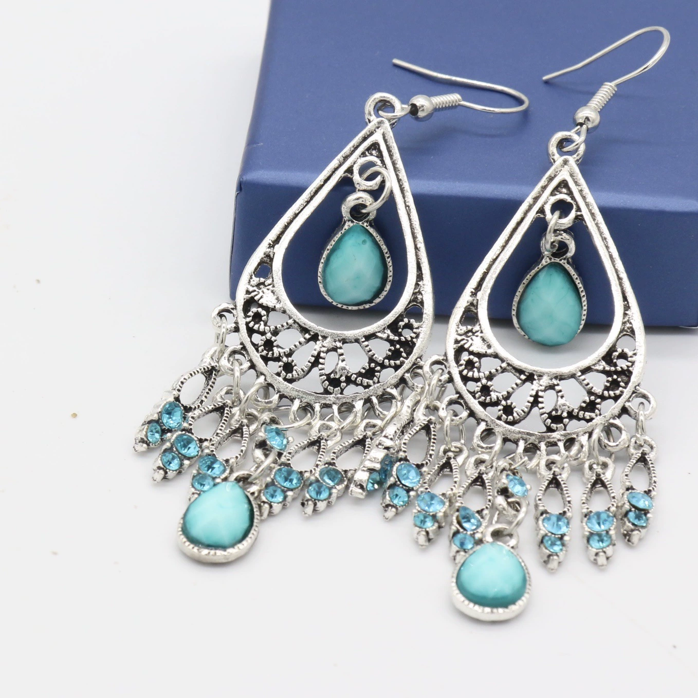 Прямые продажи через границу Bossimi Европейская и американская мода креативные серьги в семейном стиле в стиле ретро с резными каплями воды с кисточками