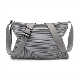 连衣裙;时尚休闲套装;女式T恤