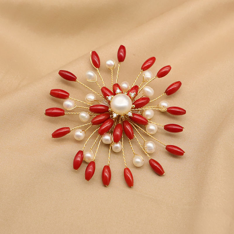 Broche de perlas naturales con borlas de bambú marino y flores, moda de alta gama, redondo y exquisito, broche de perlas estilo Chanel de alta calidad para mujer.