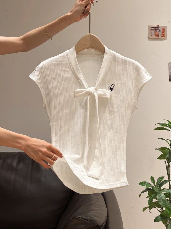 白色系带V领刺绣短袖T恤女夏季新款学院风修身显瘦设计感小众上衣|undefined