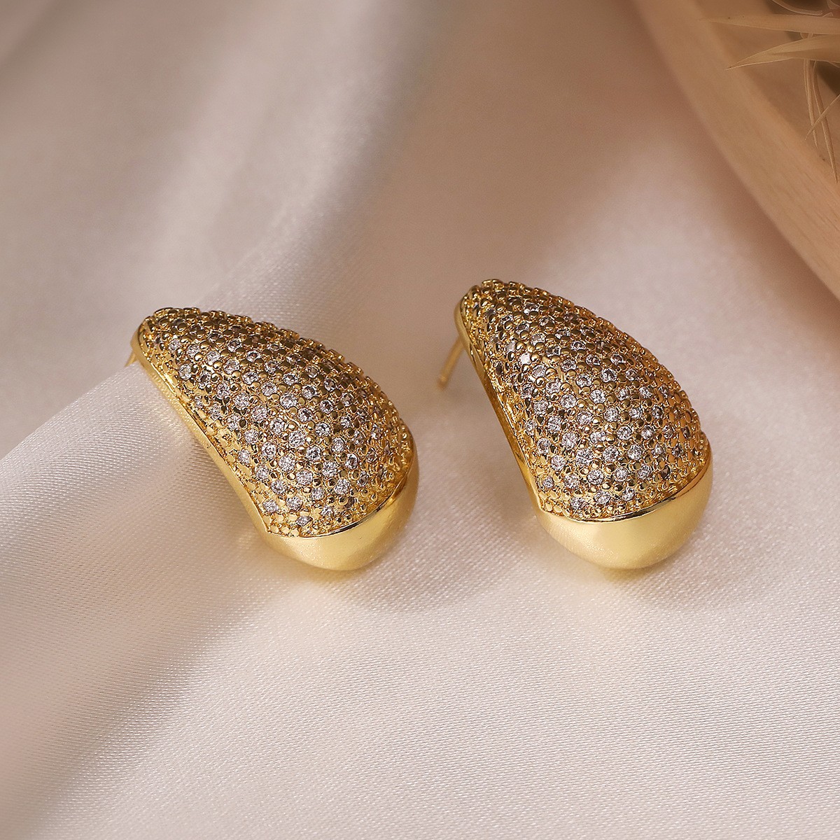 copper elegant earrings with zircon drop-shaped
