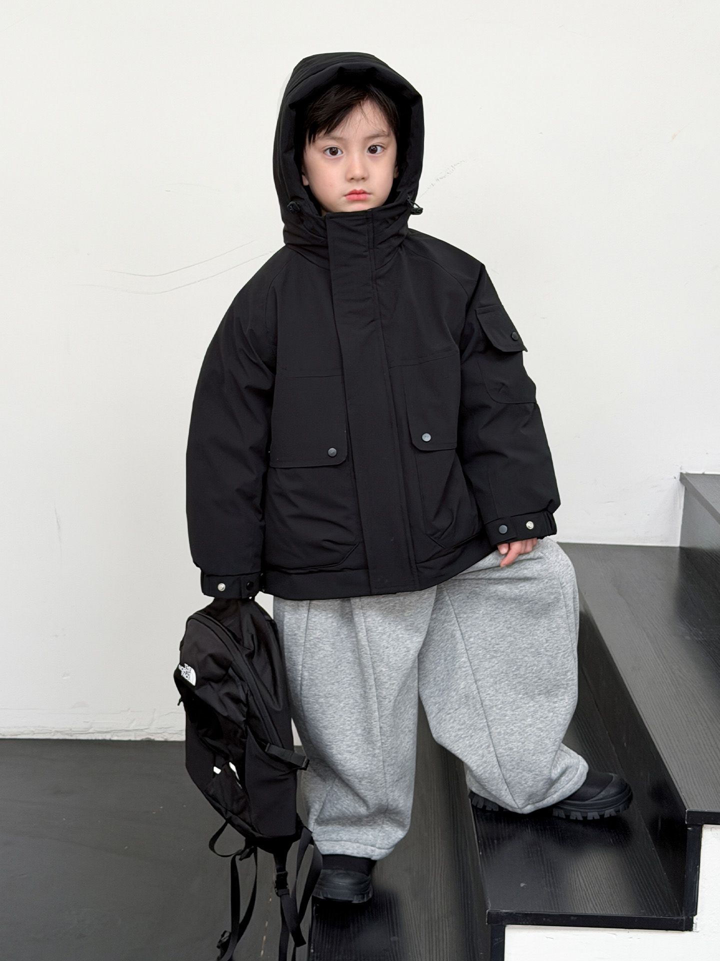 Chaqueta de invierno para niños 2025 nuevo engrosado chaqueta impermeable con capuzas para niños ropa de invierno de color blanco image 6