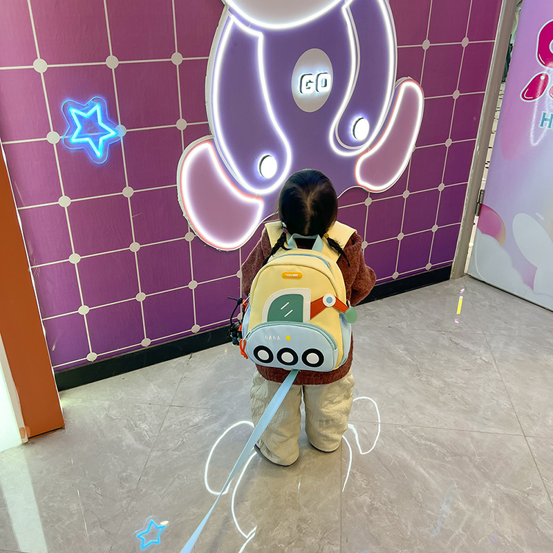 Jardín de infantes mochila escolar ligera para mujeres 2025 nueva caricatura encantadora excavadora mochila para hombres mochila de primavera