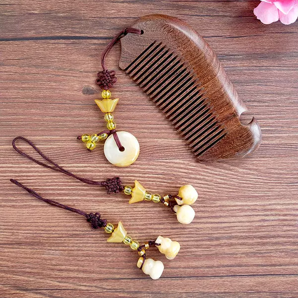 Topaz pendant peace buckle Apple dragon ring gourd rope 6.5cm long wear Ruyi horn comb wooden comb pendant