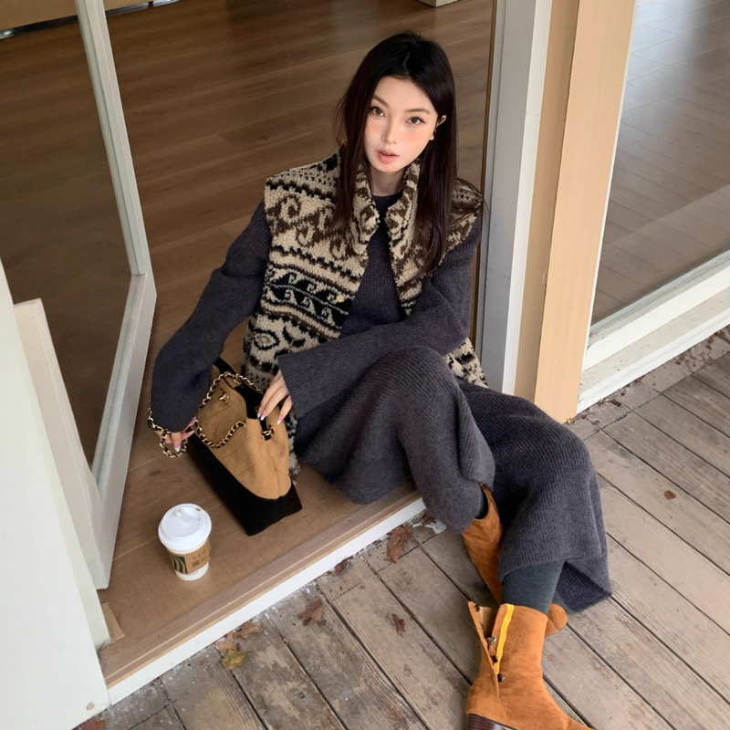 Real Shot of Korean Fashionable Eight-Nine Pants Sweater Suit Autumn and Winter Fair Isle Lamb Wool Vest Fashion Suit for Women Real Shot of Korean Fashionable Eight-Nine Pants Sweater Suit Autumn and Winter Fair Isle Lamb Wool Vest Fashion Suit for Women