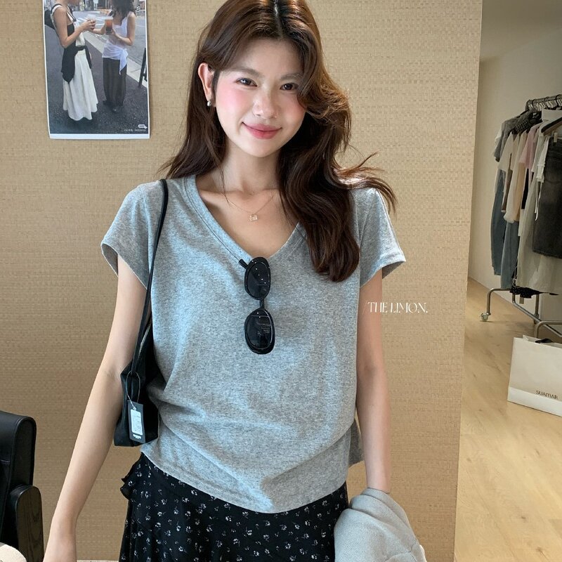 The Lemon Lemon Green Tea 2026 Summer Casual Style V-Neck Short Sleeve T-Shirt Women's Thin Relaxed Fit Top