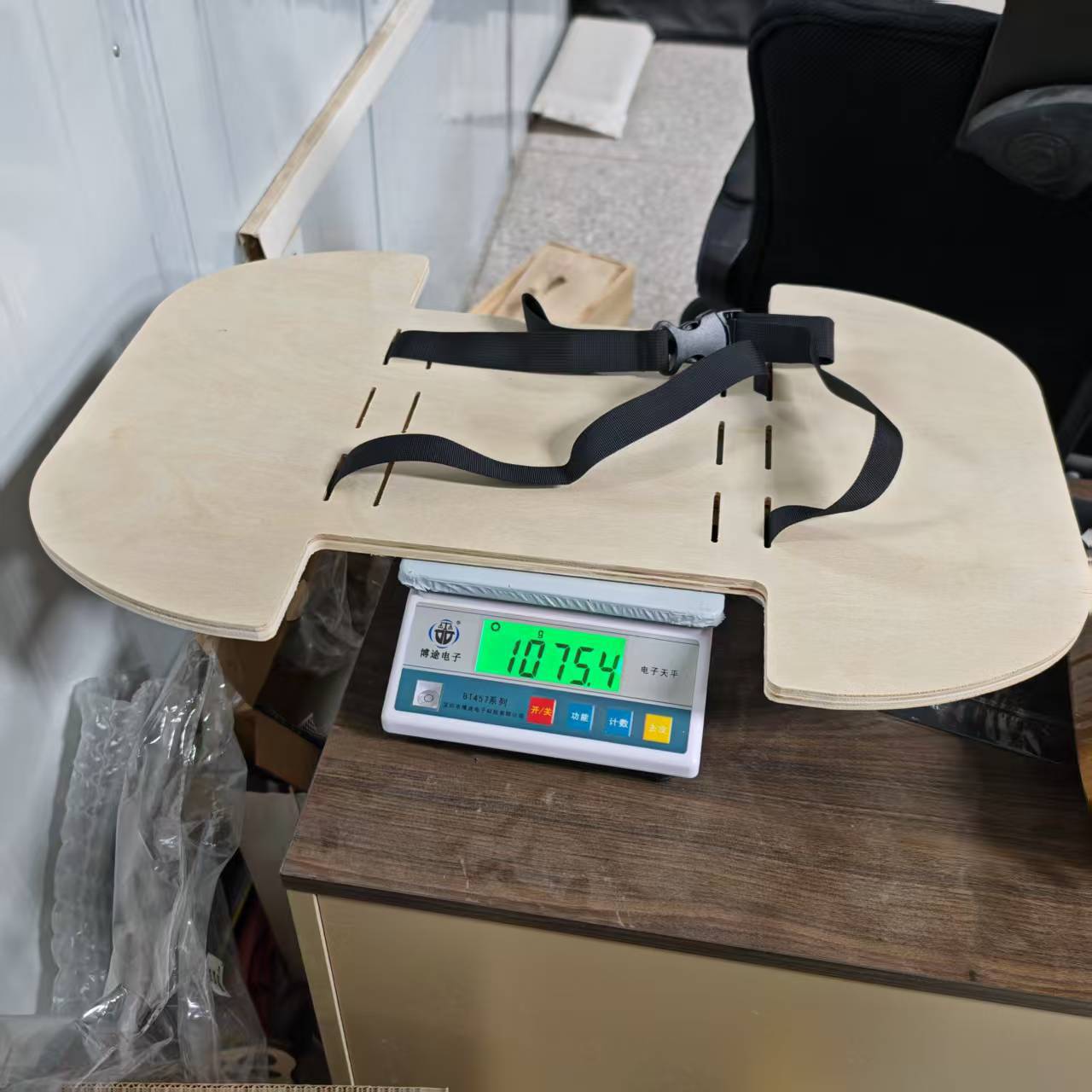 Electric Vehicle Dog Accessory Extension Board for Large Dogs, Car Foot Mat Pedal, Pet Seat Board, Widened and Lengthened to Prevent Stepping Off