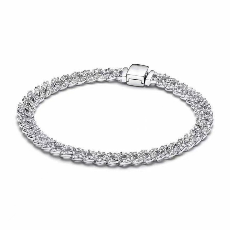 Fashionable diamond-encrusted Cuban bracelet with flip-clasp design, trendy street style couple's accessory