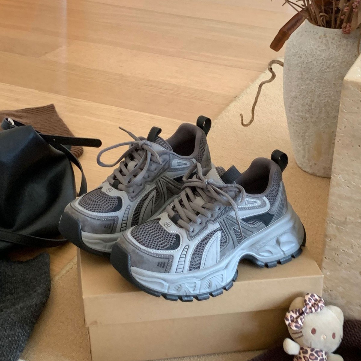 Cowhide Version ~ 2025 New Niche Gray Genuine Leather Lightweight Dad Shoes for Women Thick-Soled Heightening Sports and Leisure Shoes for Women