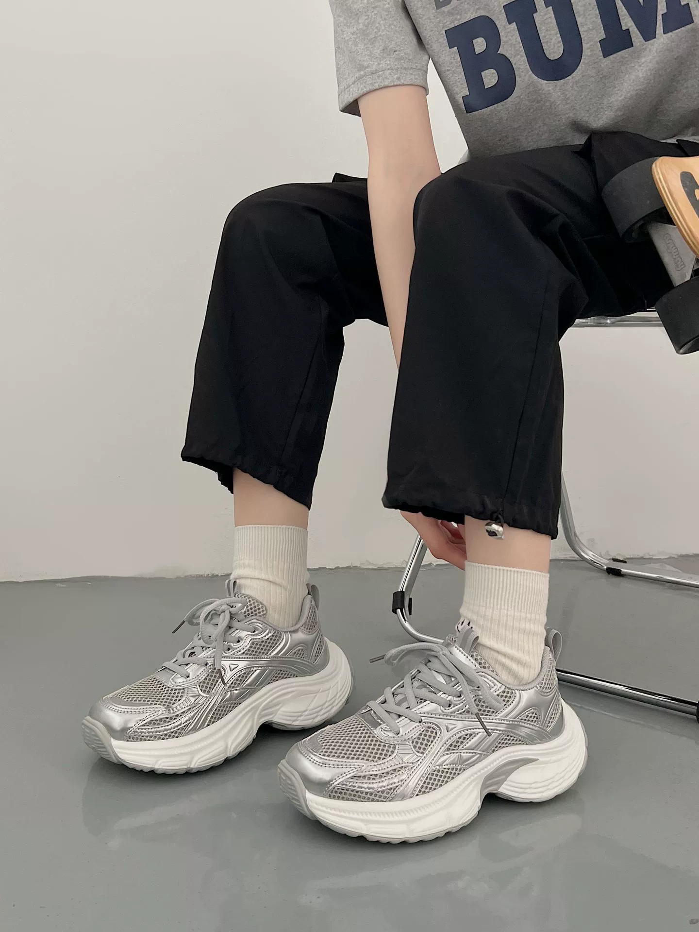 Кроссовки‑платформа «dad shoe», утолщённая подошва, серебристые или чёрные, размеры 36–44