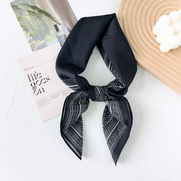 Puro beige retro bufanda de seda geométrica pequeña bufanda cuadrada femenina de primavera y verano temperamento decoración bufanda coreana bufanda de algodón