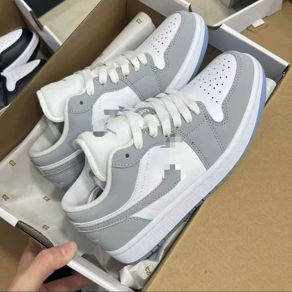Pure original low-top gray and white unisex couple shoes, versatile, trendy, fashionable, suitable for campus, casual wear, and skateboarding