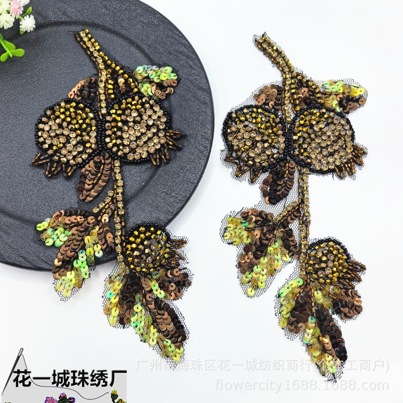 Handcrafted embroidered and beaded pomegranate brooch, new Chinese-style cheongsam dress, denim clothing, hats, fabric patches, autumn/winter accessories