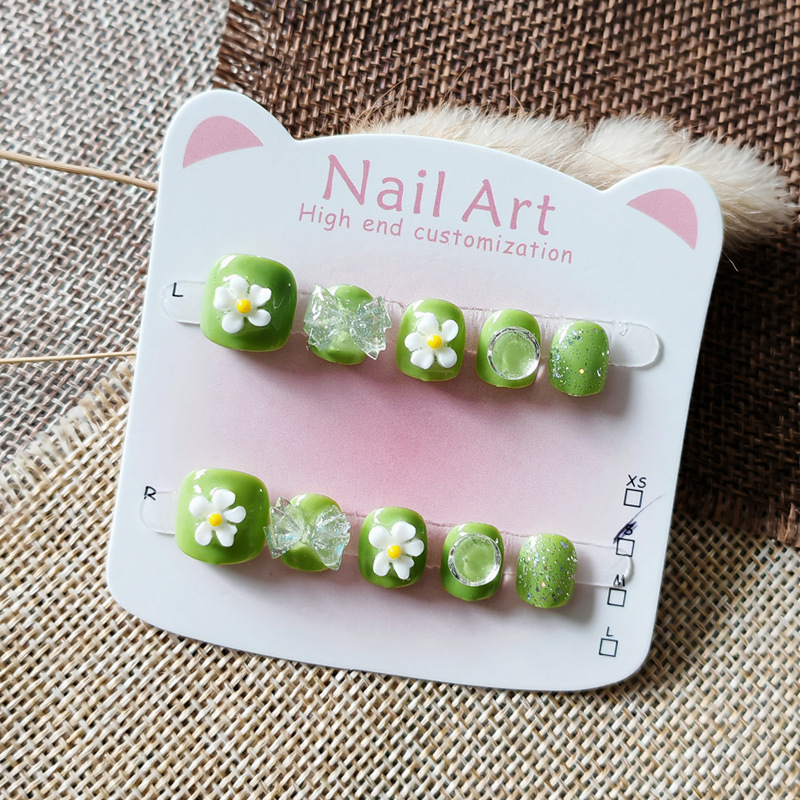 Flower-Themed Children's Handmade Nail Art, Fresh Green Nail Stickers, Cute Nail Art for Baby Girls Aged 3-6-10 Years Old Flower-Themed Children's Handmade Nail Art, Fresh Green Nail Stickers, Cute Nail Art for Baby Girls Aged 3-6-10 Years Old