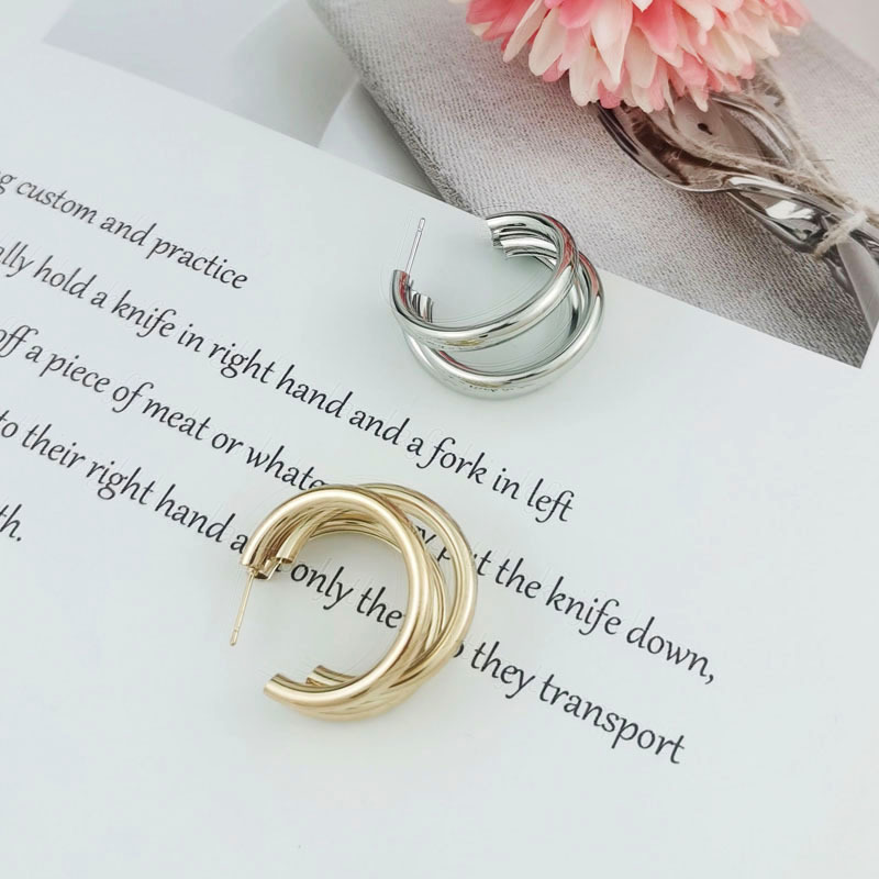 Metal Material C Shape Pattern Women'S Gender 1 Pair Simple Style C Shape Metal Ear Studs