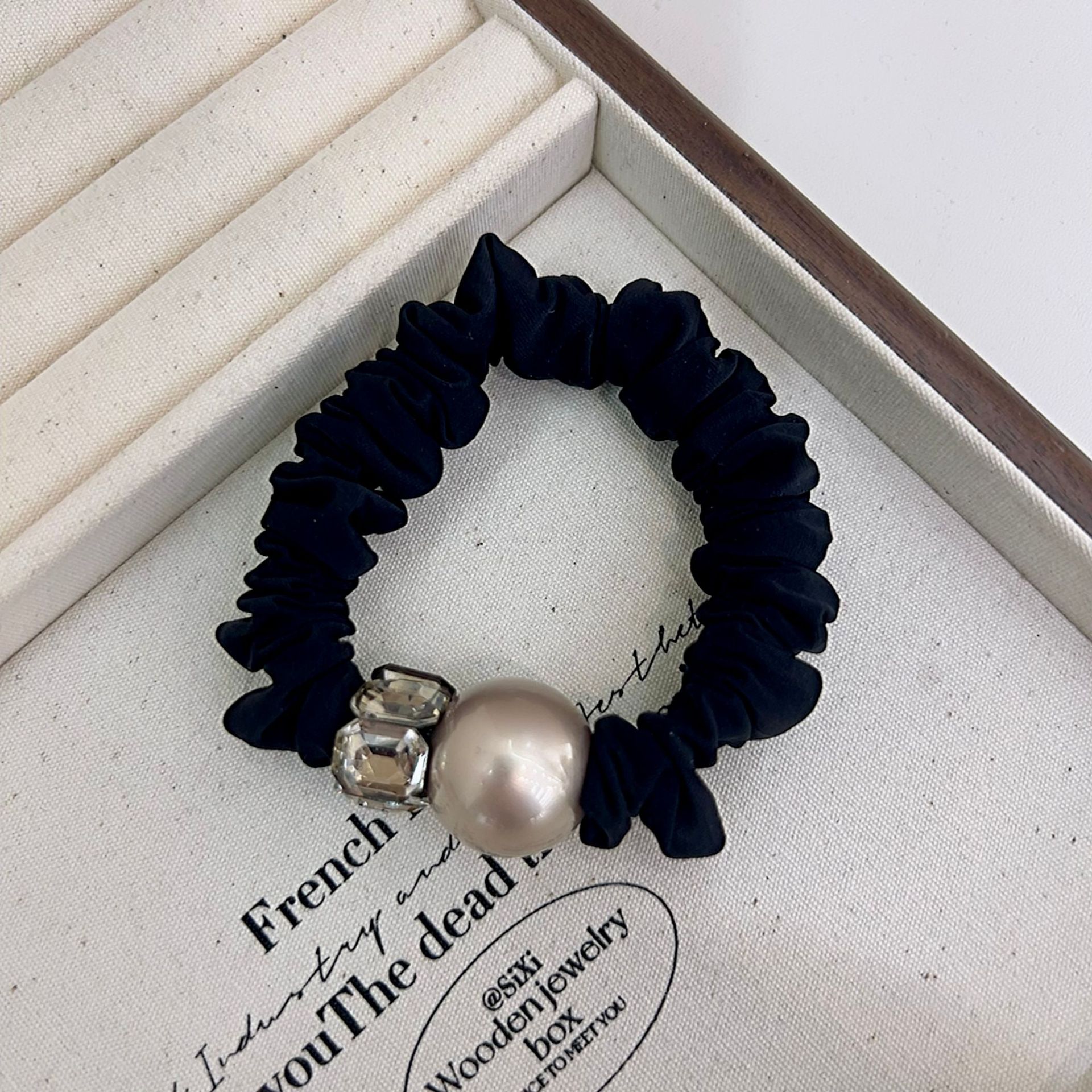 블랙 크리스탈 비즈