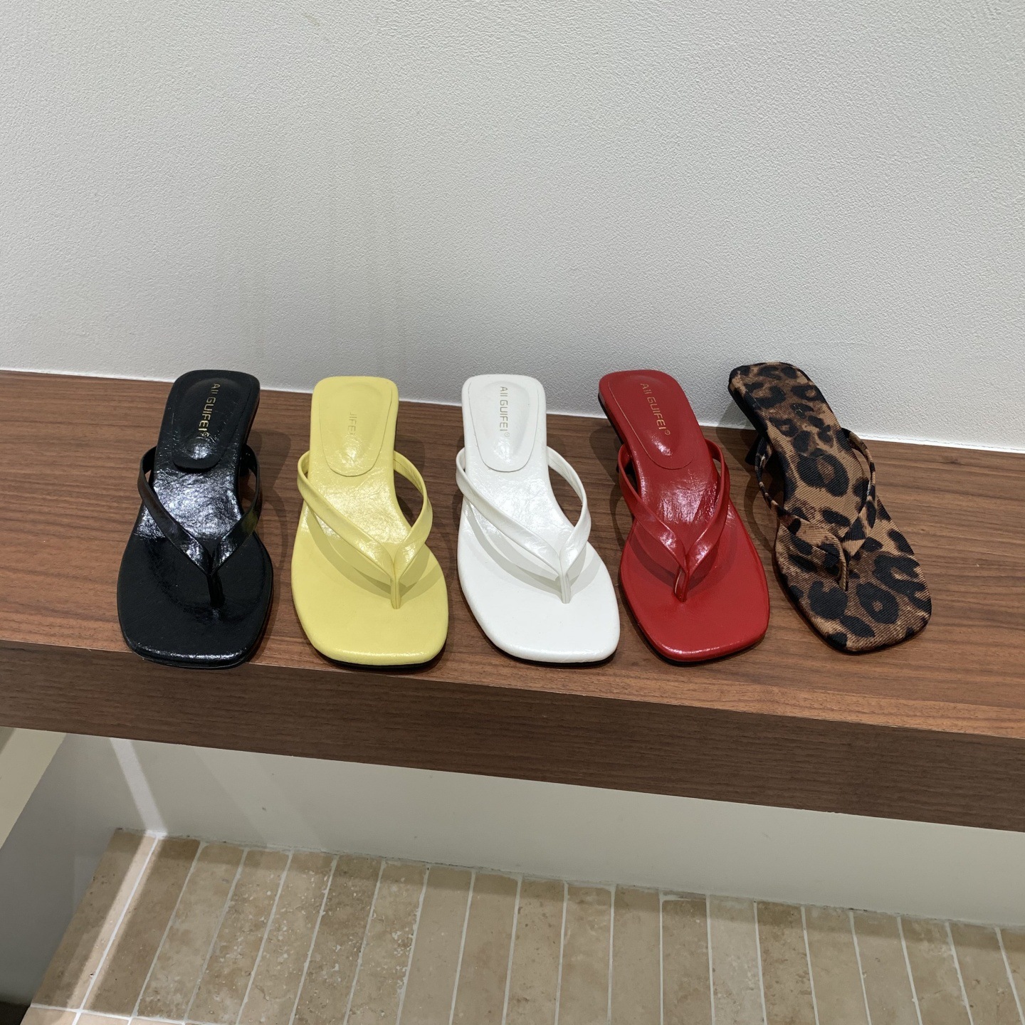 Leisurely Summer ~ Fashionable Niche Square-Toe Stiletto Outer Flip-Flops for Women, Soft High Heels, Easy to Wear Flip-Flops