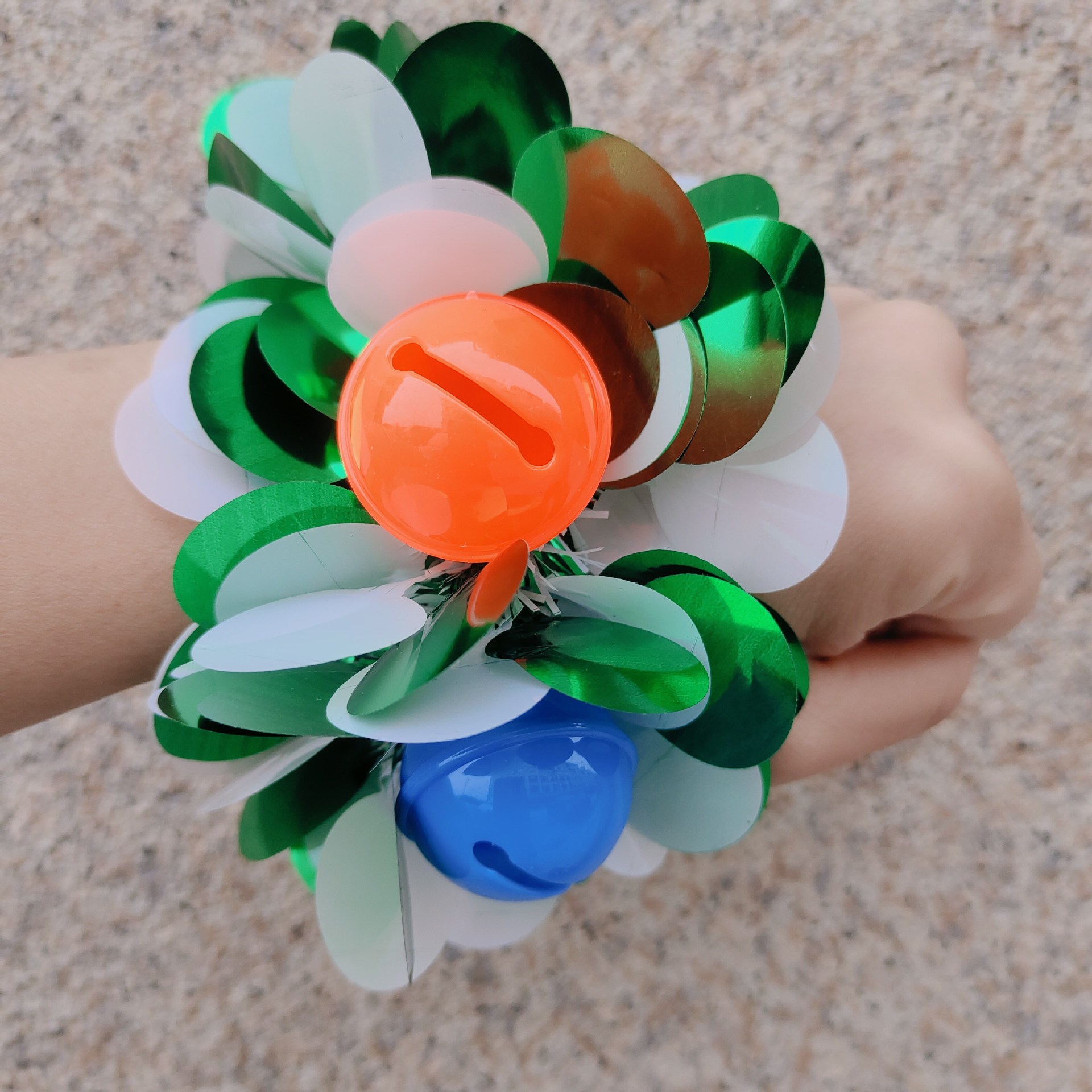 둥근 벨 녹색과 흰색 1개