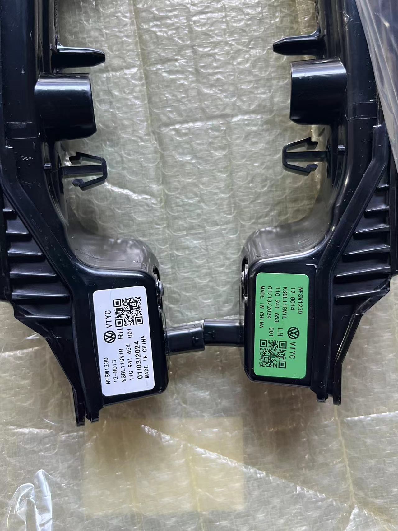 ID4 crozz luminous light with day running lights original brand new 11G941653 11G941654