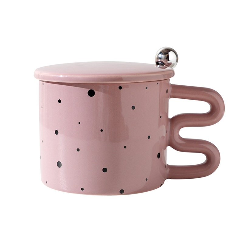 Taza de cerámica con lunares lindos con tapa