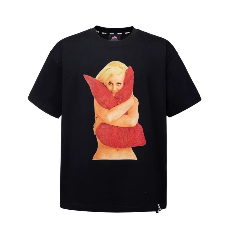 Goodbrand X Playboy Collaboration Blonde Pillow Girl Logo Luxury Fashion Short-Sleeve T-Shirt Goodbrand X Playboy Collaboration Blonde Pillow Girl Logo Luxury Fashion Short-Sleeve T-Shirt