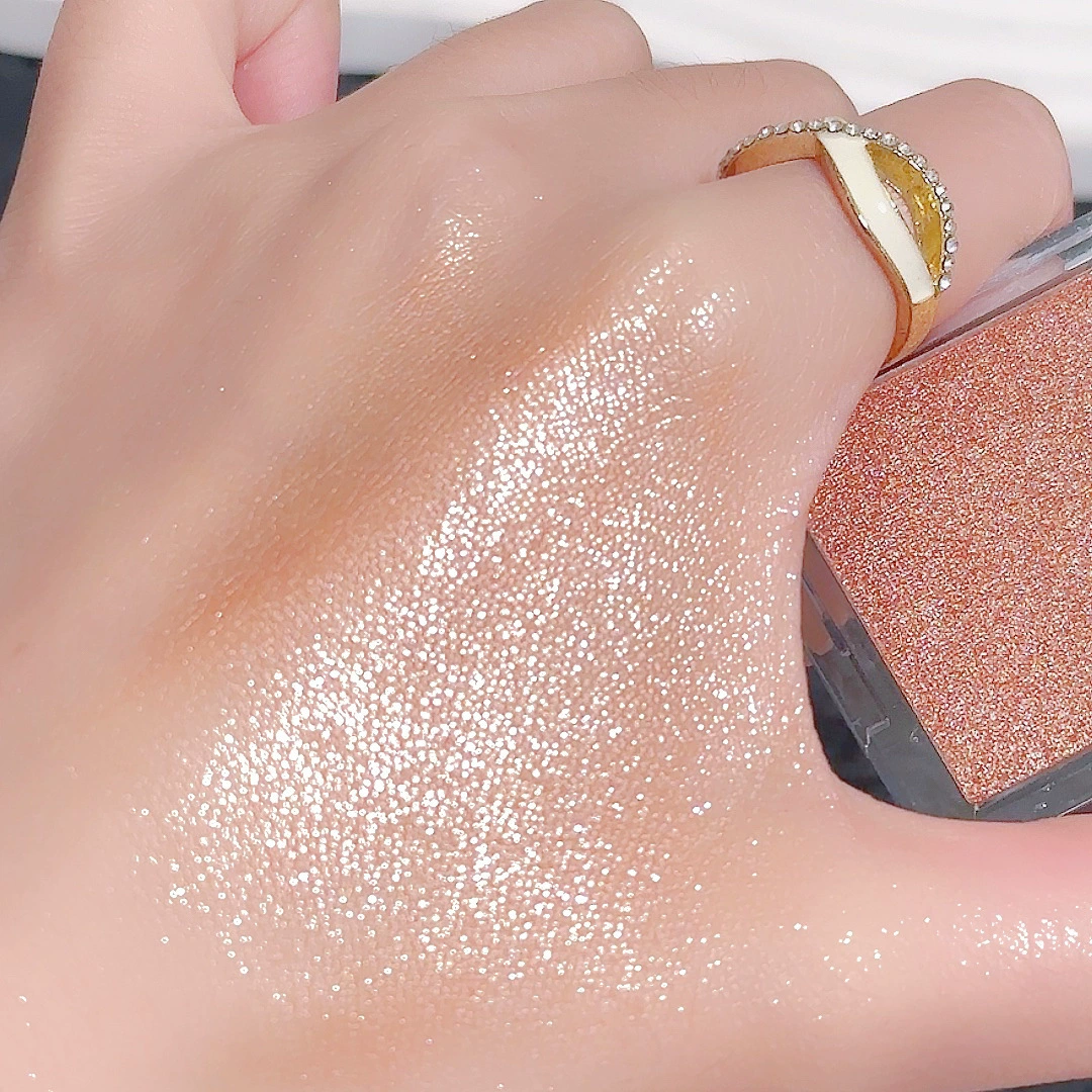 Highlighter, nail sequins, brightening three dimensional contouring palette for face