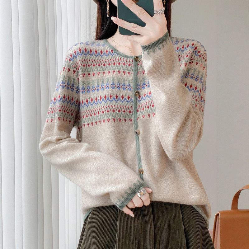 Round Neck Retro Jacquard Mercerized 100% Wool Sweater Contrasting Color Cardigan Women's Loose Outer Long-Sleeved Knitted Jacket Top Round Neck Retro Jacquard Mercerized 100% Wool Sweater Contrasting Color Cardigan Women's Loose Outer Long-Sleeved Knitted Jacket Top
