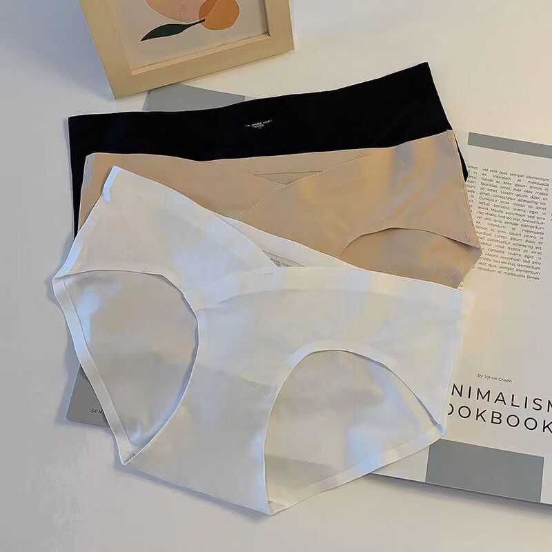 Ice Silk Seamless Underwear Women's V-Shaped Low-Waist Breathable Cotton Antibacterial Crotch Thin Women's Briefs Breathable and Antibacterial