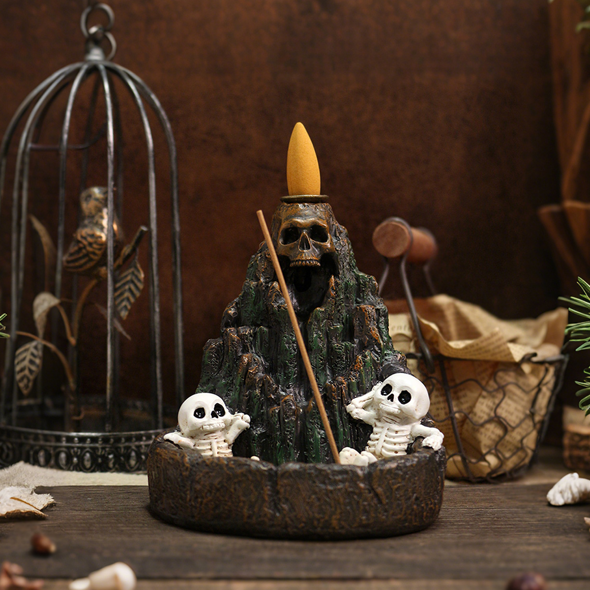 Halloween Skull Mountain Backflow Incense Burner Sandalwood Aromatherapy Burner Ceramic Resin Home Incense Cloud Incense Burner Available