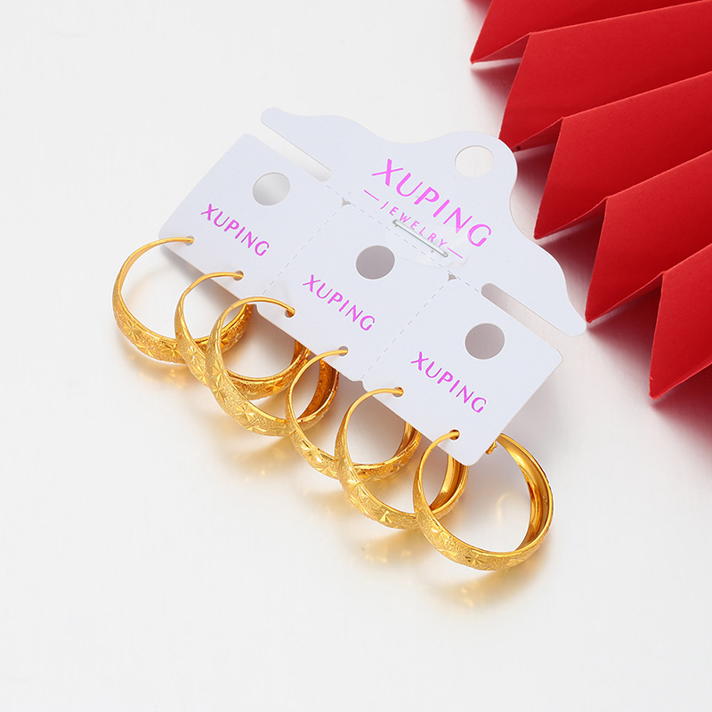 Xuping joyería de moda aleación de cobre chapado 24k aretes de flores de color lujoso ligero aretes de oro personalizados