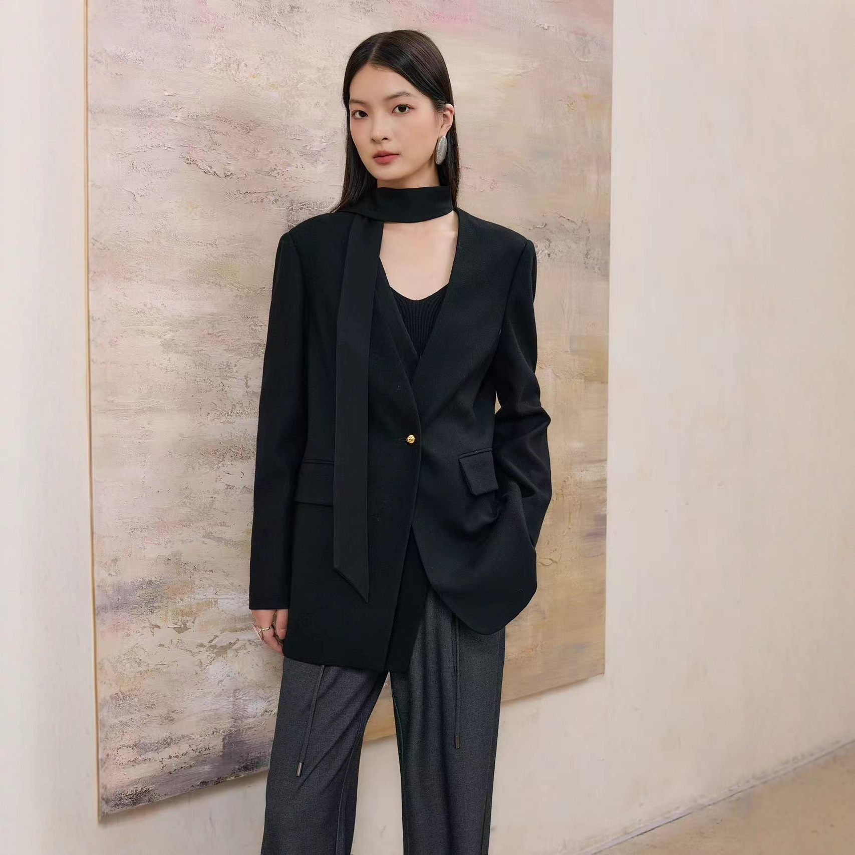 秋季新款精纺全羊毛设计款飘带休闲西装外套女