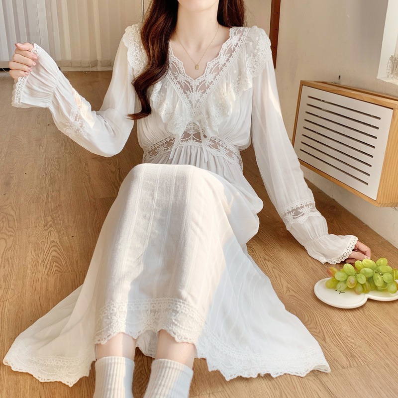 Women's cotton nightdress spring and summer thin V-neck cotton white sweet pajamas court style princess style lace home wear