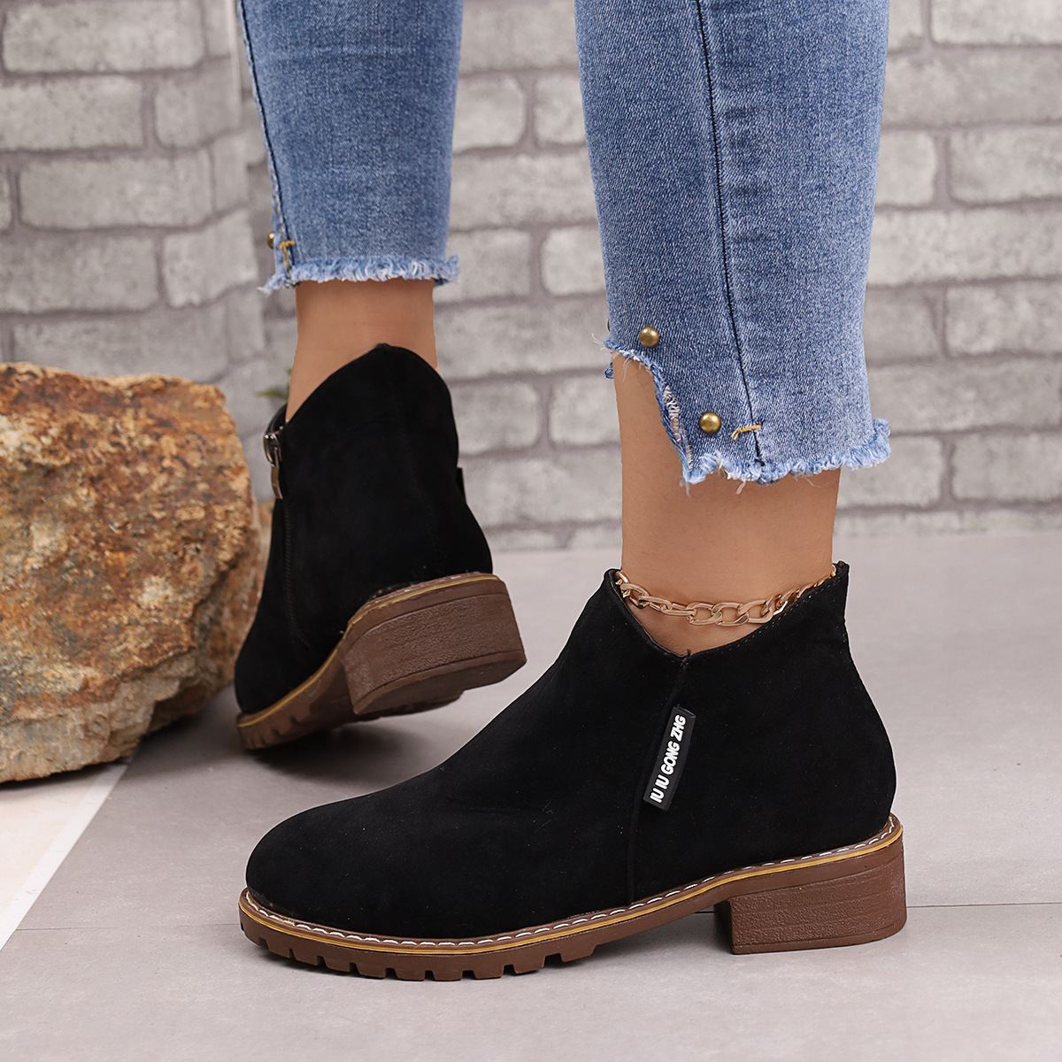 Neue kurze, gefrostete Vintage-Booties für Damen mit klobigen Absätzen und seitlichen Reißverschlüssen_voghion.com